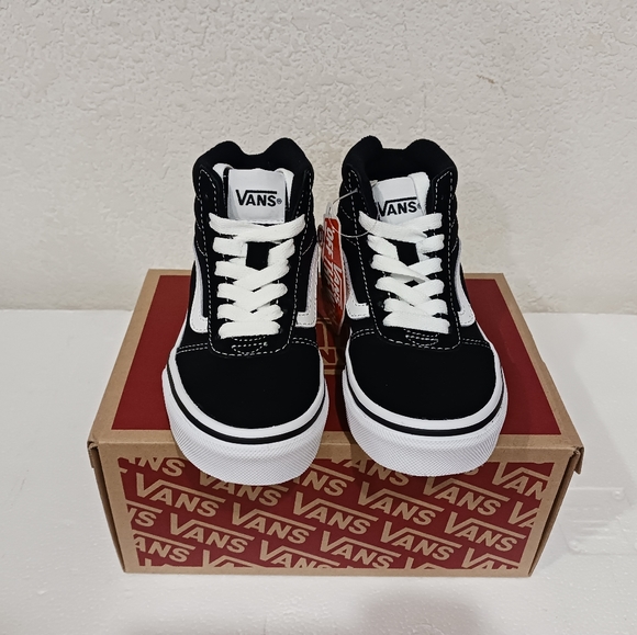 Vans - Picture 2 of 4